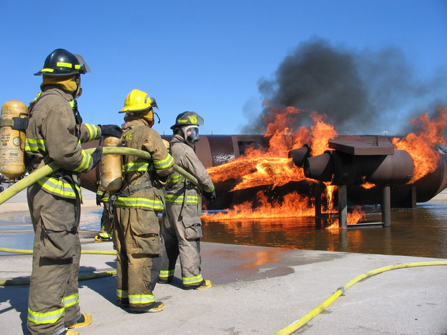 IMAGE: http://www.justinunderwater.com/gallery/albums/firedepartment/IMG_6784.sized.jpg